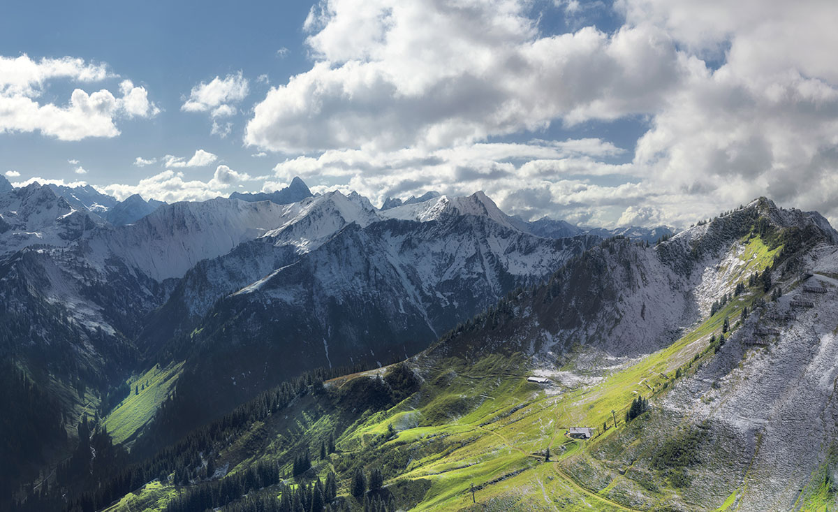Bergbilder berg bilder Allgäu Alpen Berge Kleinwalsertal Walmendinger Horn Vorarlberg Sonnenstrahlen Godrays Widderstein Baad Mittelberg Österreich Blau Grün Herbst sonne