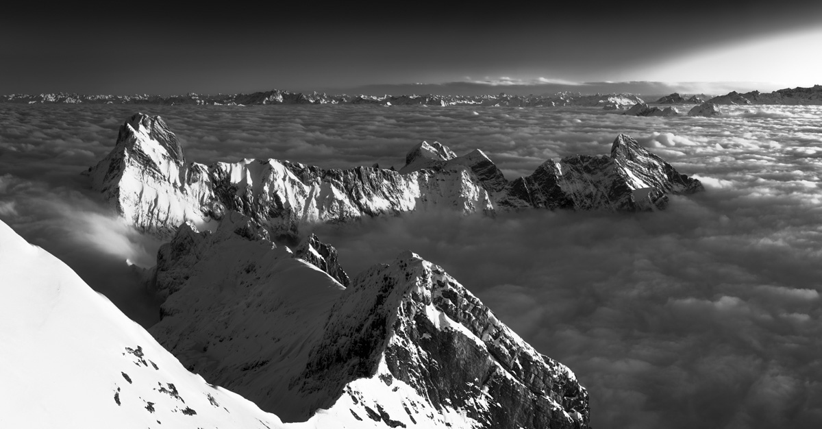 Bergbilder berg bilder Schweiz Alpenglühen Sonnenuntergang Nebelmeer Bergspitzen Kurfürsten Nebel Licht Sonne Schnee Winter verschneit St Gallen blau sonne